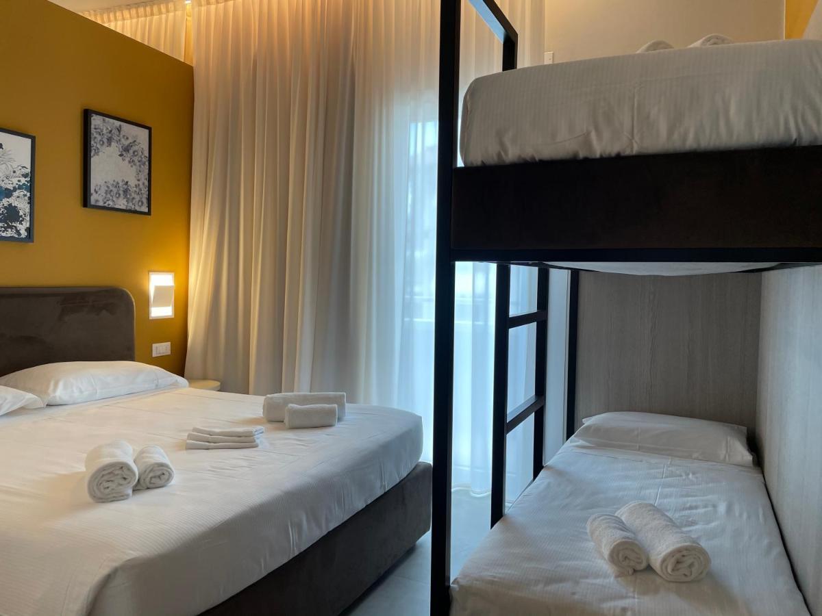 Hotel Iris Jesolo Екстериор снимка