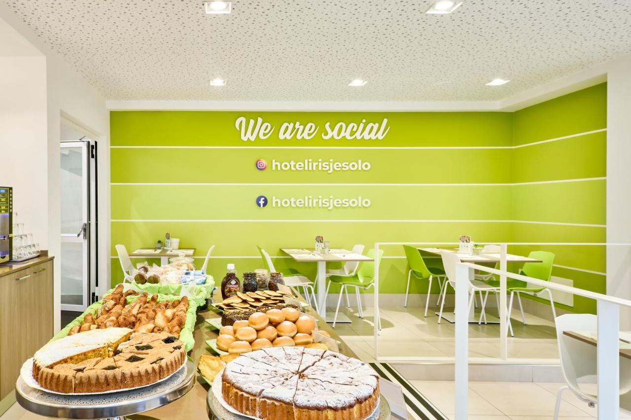 Hotel Iris Jesolo Екстериор снимка