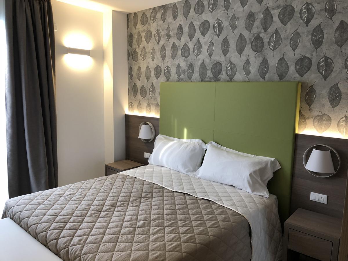 Hotel Iris Jesolo Екстериор снимка