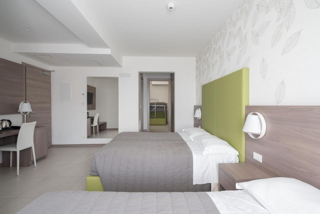 Hotel Iris Jesolo Екстериор снимка