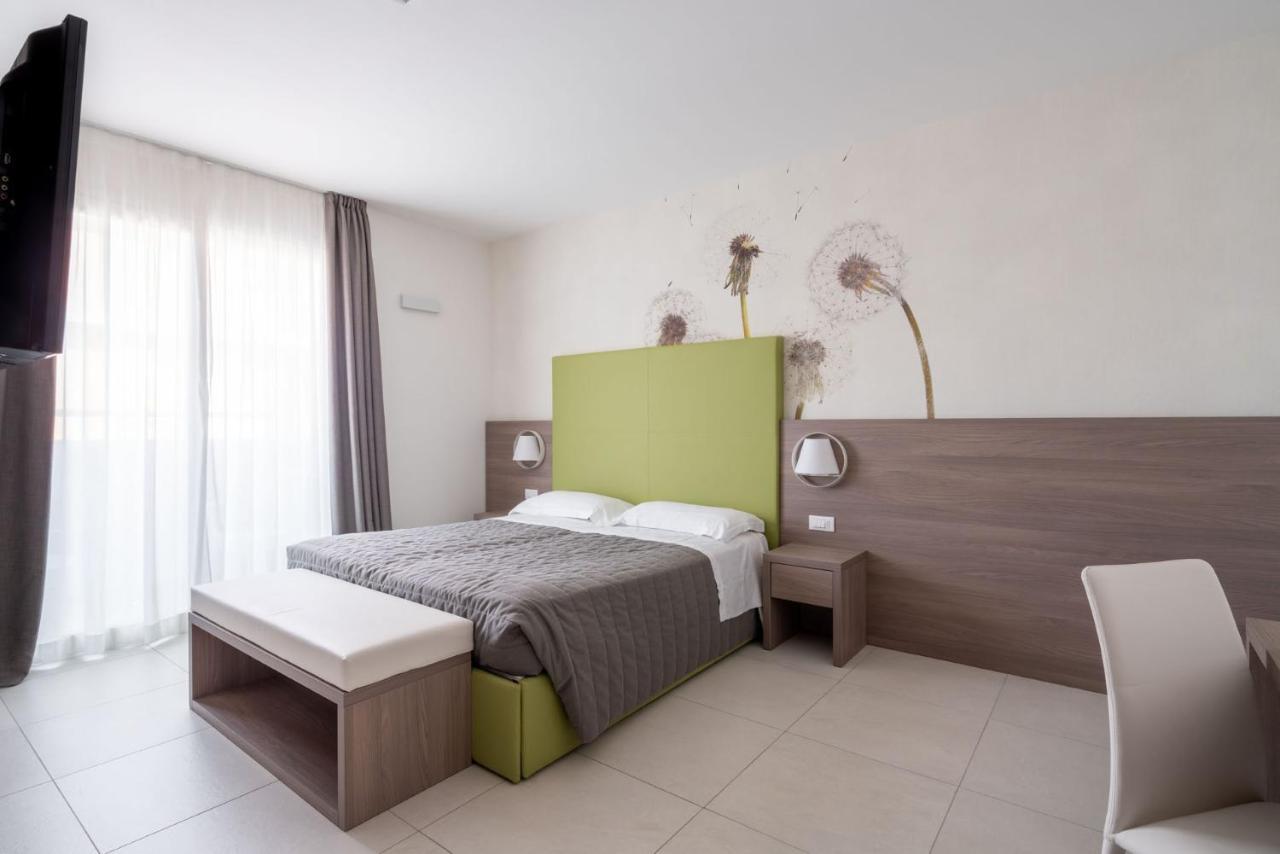 Hotel Iris Jesolo Екстериор снимка