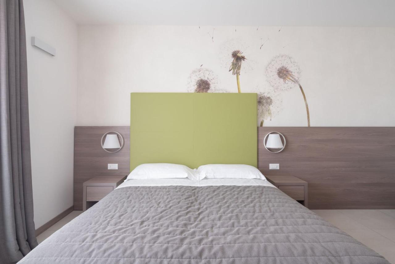 Hotel Iris Jesolo Екстериор снимка