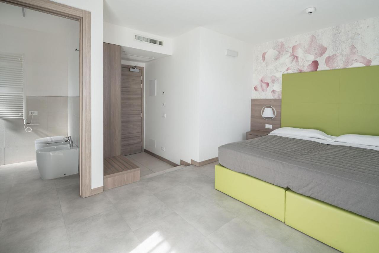 Hotel Iris Jesolo Екстериор снимка