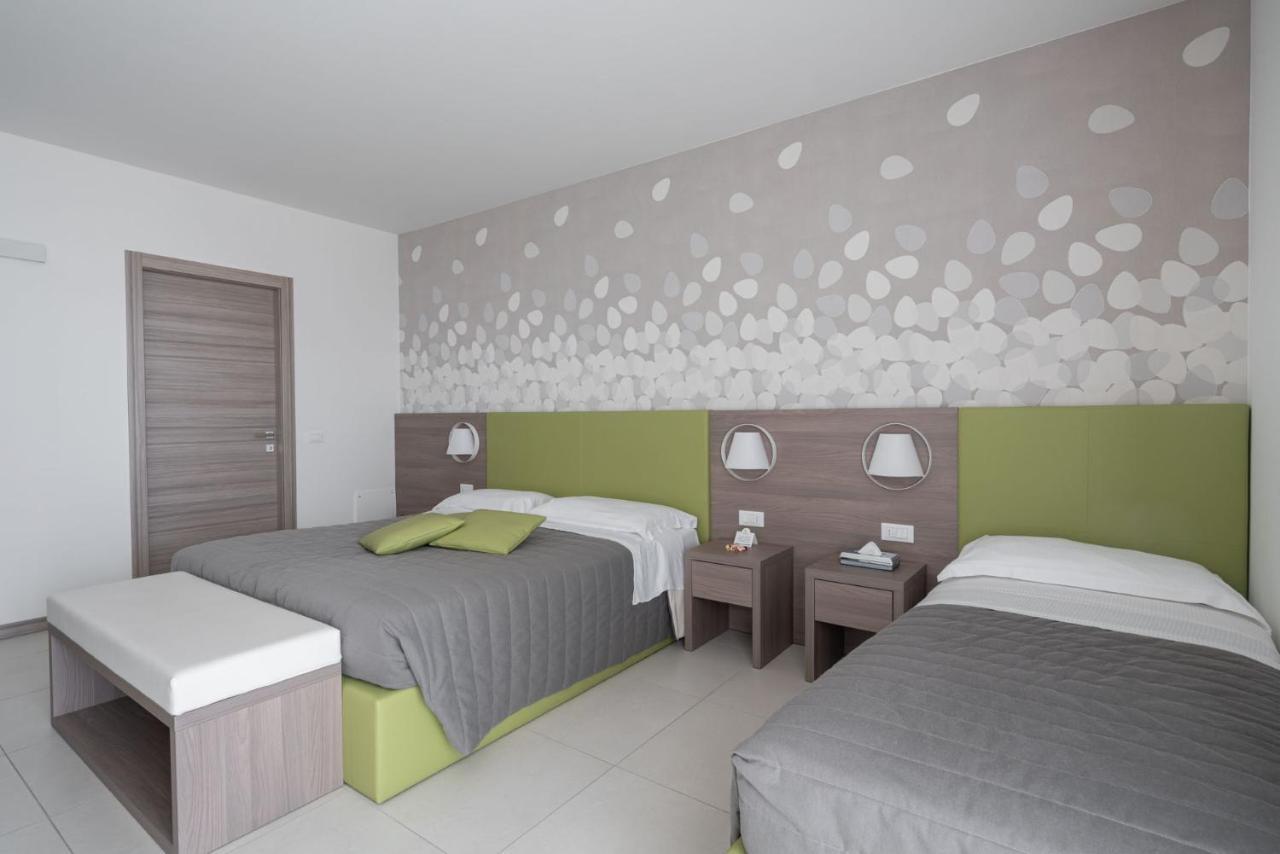 Hotel Iris Jesolo Екстериор снимка
