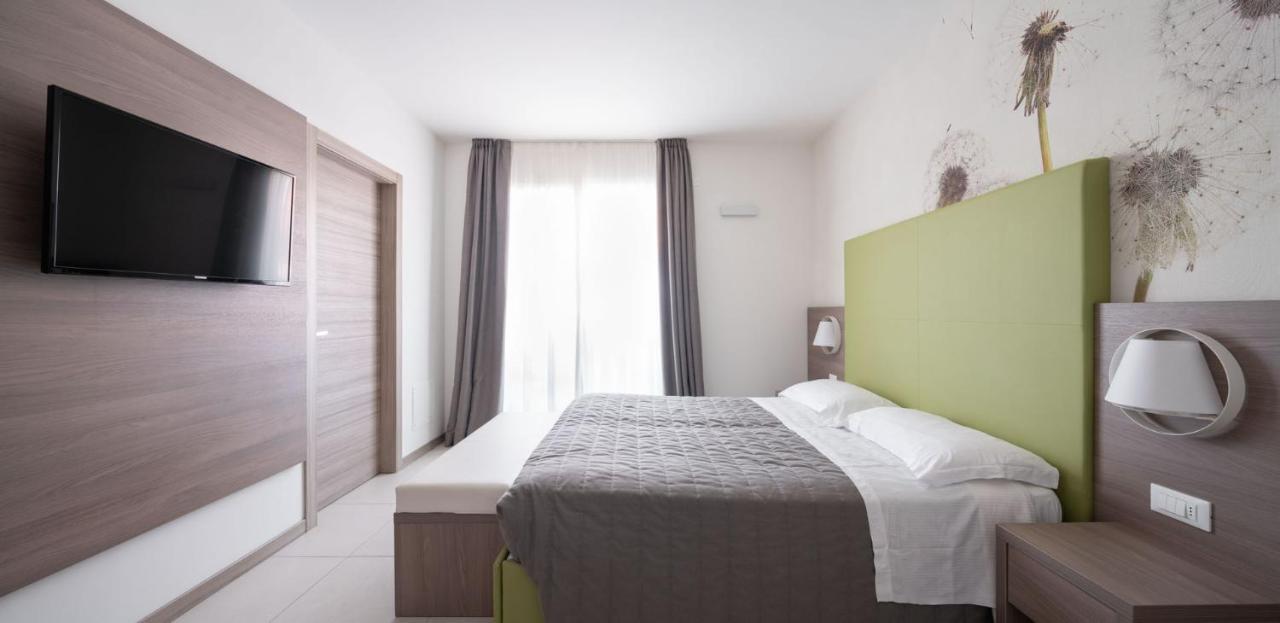 Hotel Iris Jesolo Екстериор снимка
