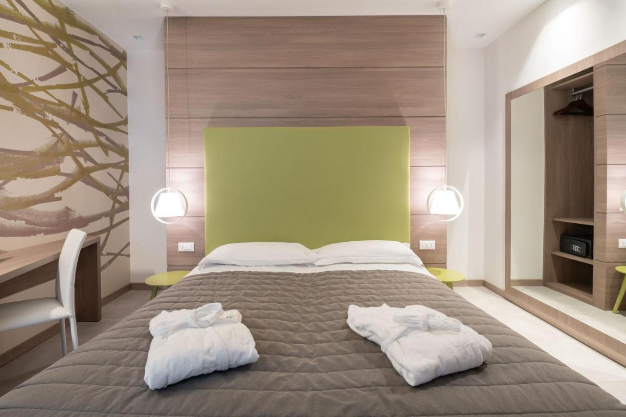 Hotel Iris Jesolo Екстериор снимка
