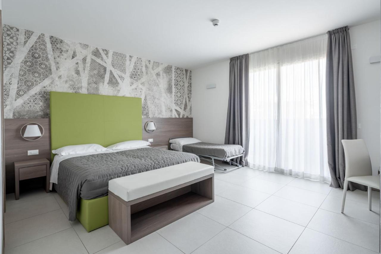 Hotel Iris Jesolo Екстериор снимка