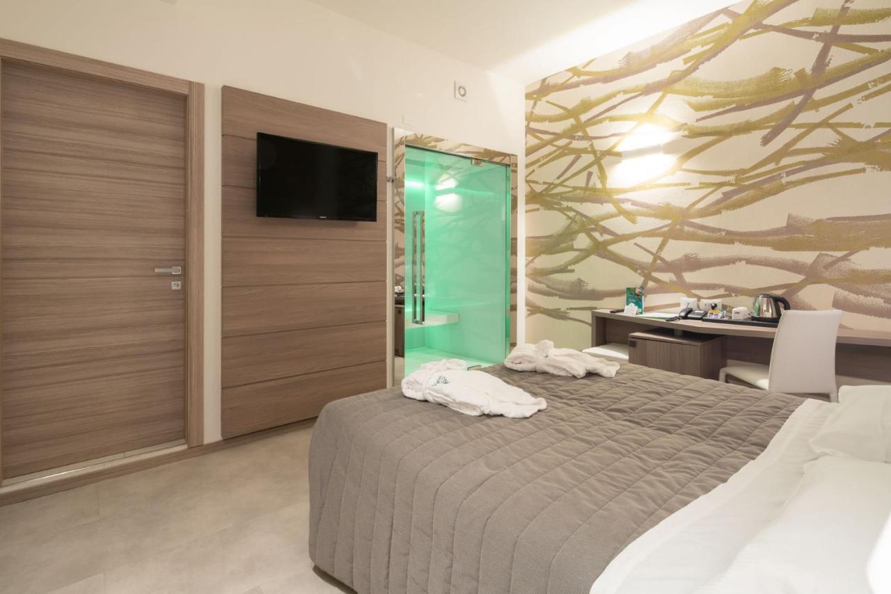 Hotel Iris Jesolo Екстериор снимка