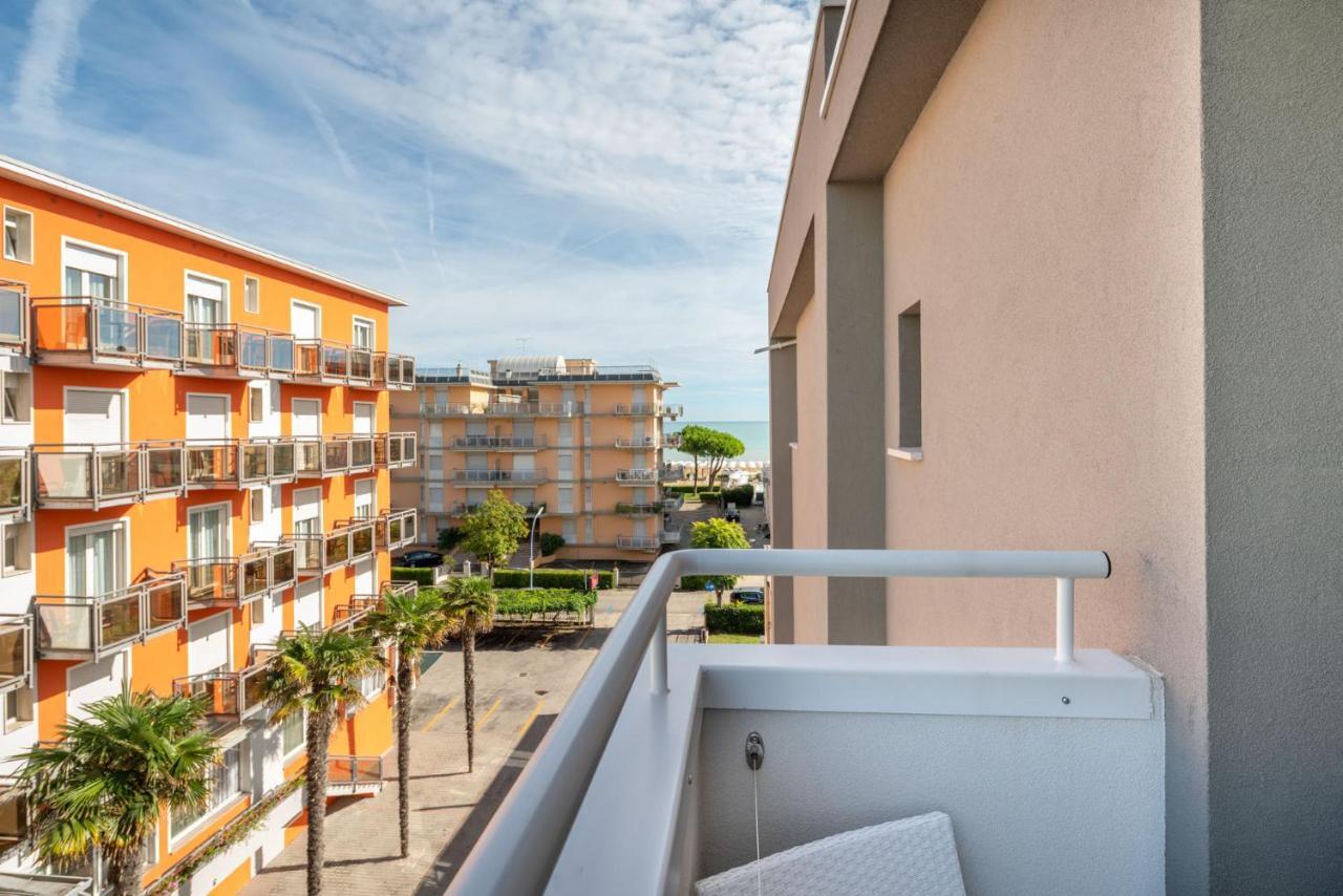 Hotel Iris Jesolo Екстериор снимка