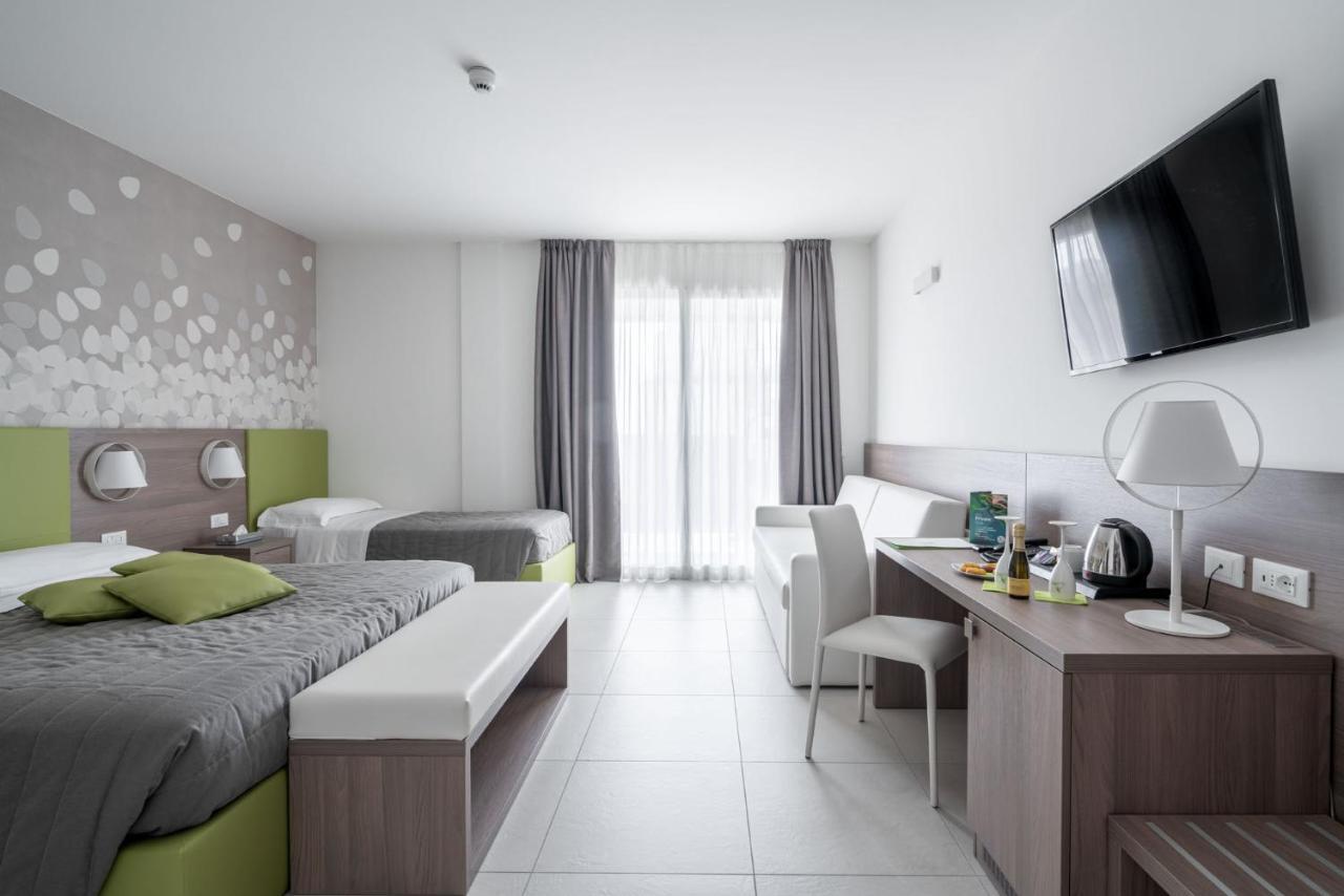 Hotel Iris Jesolo Екстериор снимка
